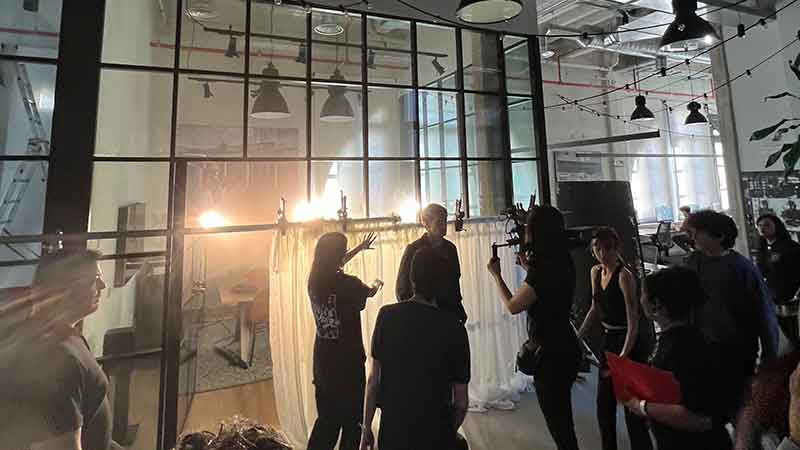 Dirección y producción de un videoclip en Warner Music Spain